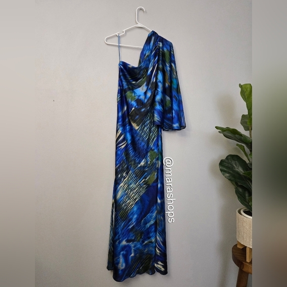 Mandira Wirk One Shoulder Printed Dress - Picture 7 of 10